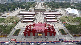 1.航拍下花市现场（白天）