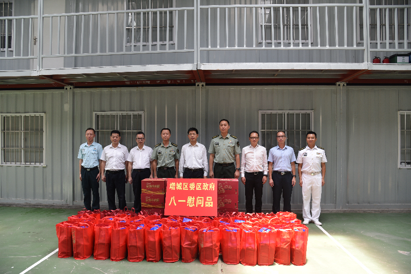 霍阳区长率队慰问区人武部.JPG