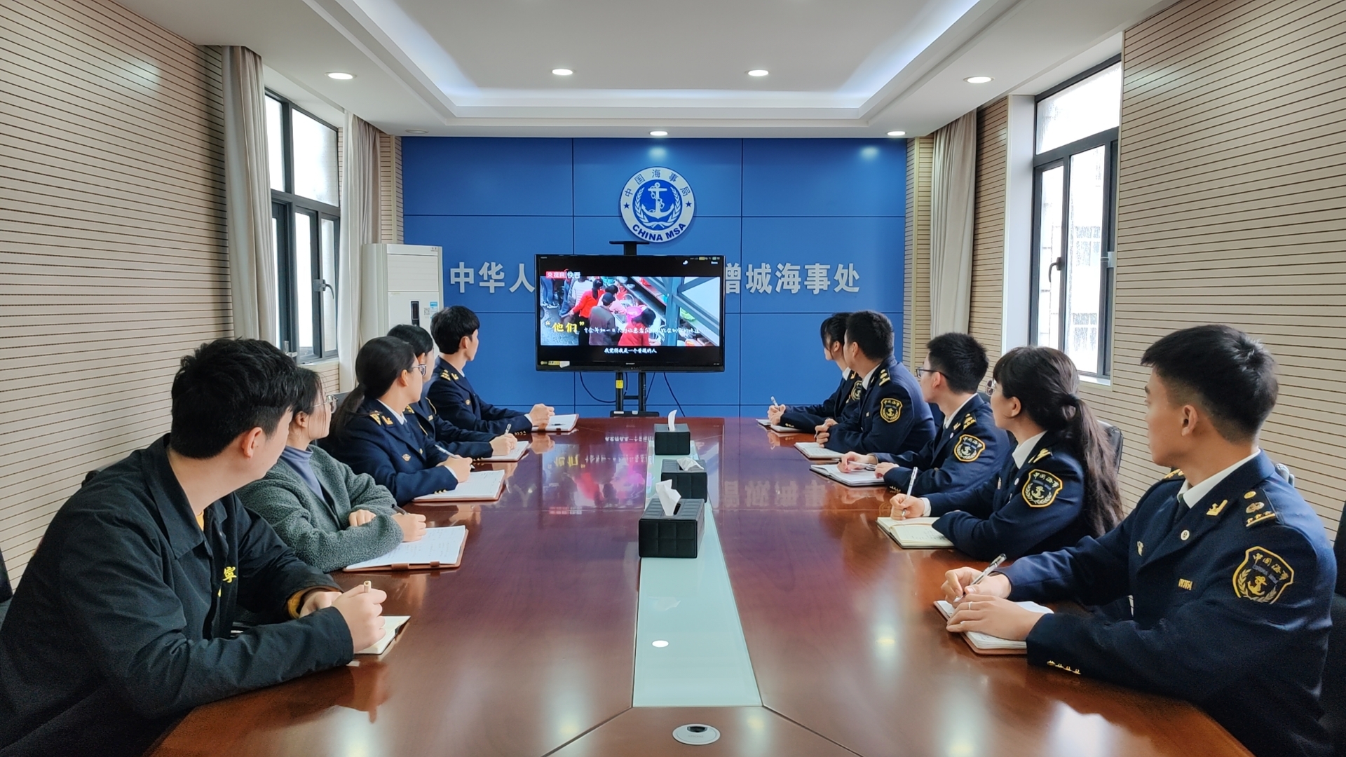 三月春“锋”暖 增城海事处召开“学雷锋精神”专题学习会.jpg