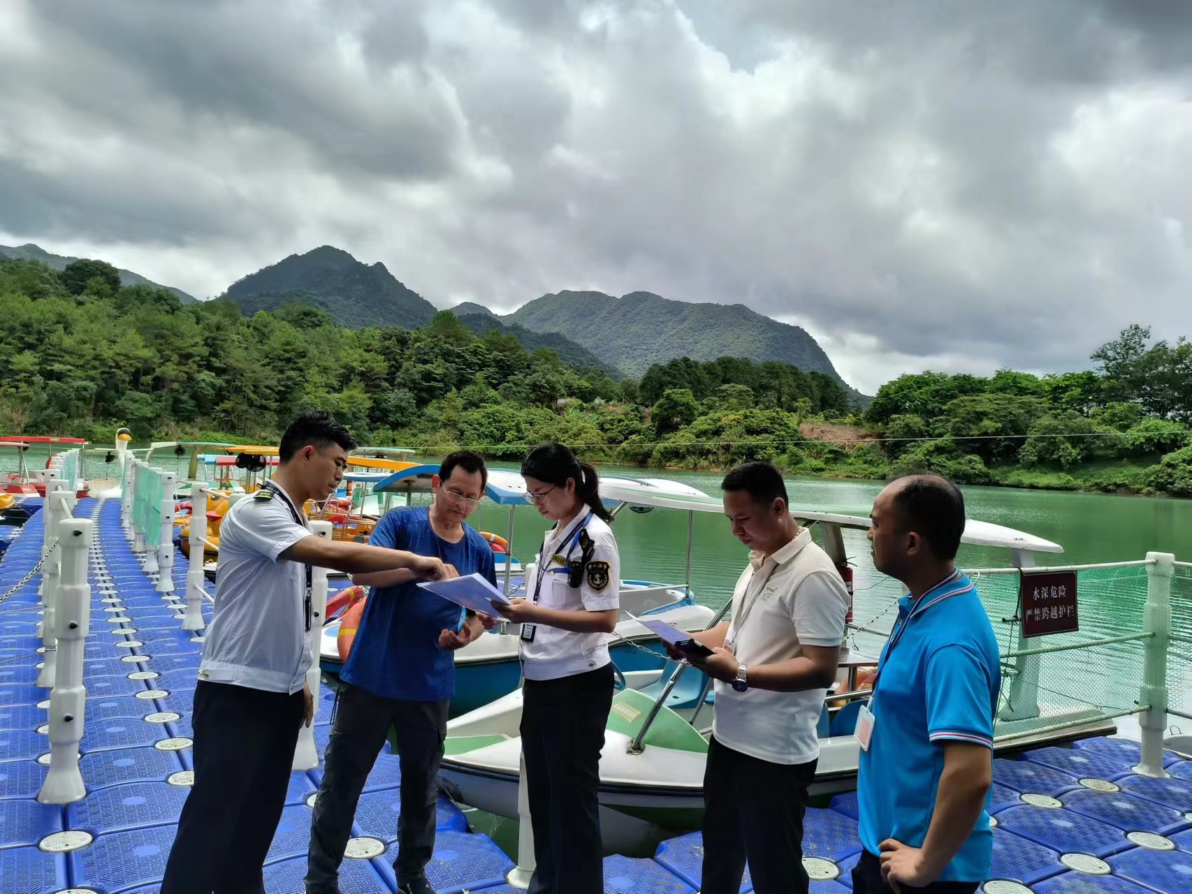 20240626安全生产月  增城处积极参与涉客封闭水域联合检查行动.jpg